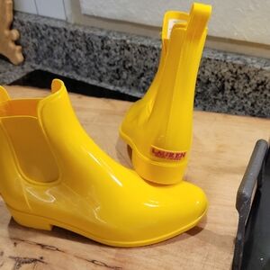 Lauren Ralph Lauren Women's Size 6 Sunny Yellow Rain Boots Waterproof, Artsy,